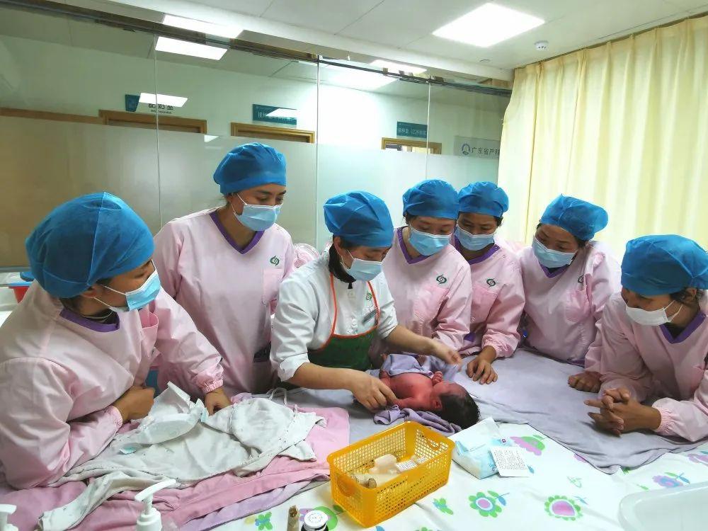 宁远县妇婴监护型护送